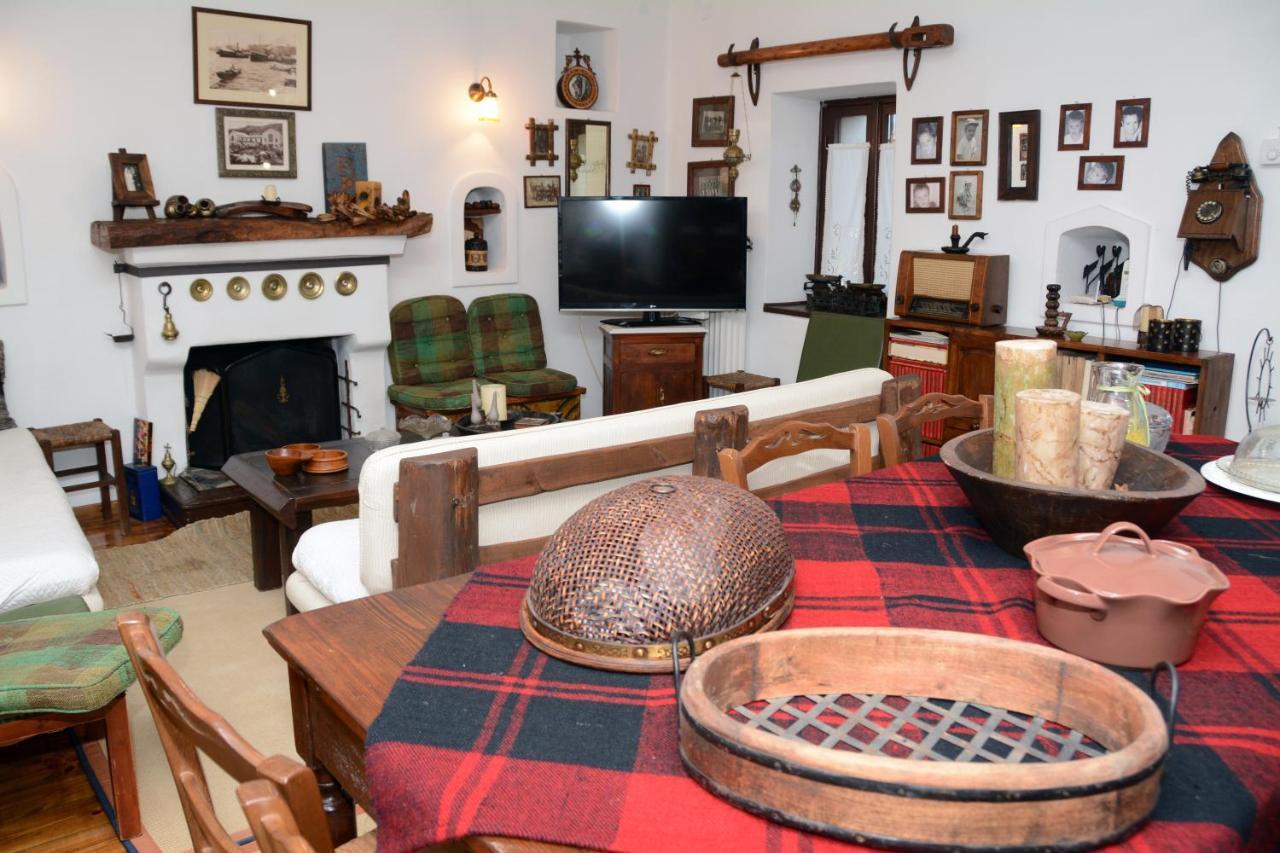 Giorgos' & Noula'S Cottage In Desfina Village- Near Delphi エクステリア 写真