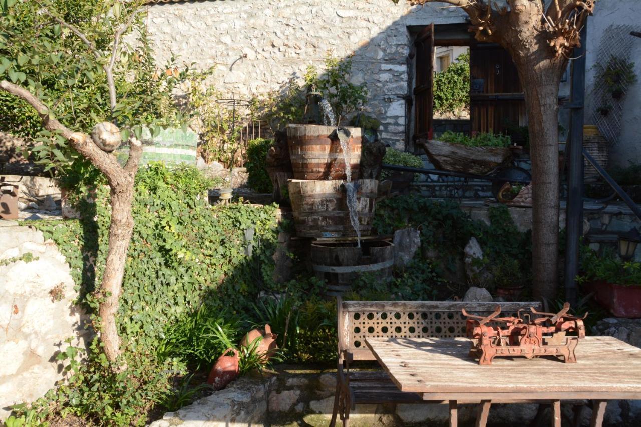 Giorgos' & Noula'S Cottage In Desfina Village- Near Delphi エクステリア 写真